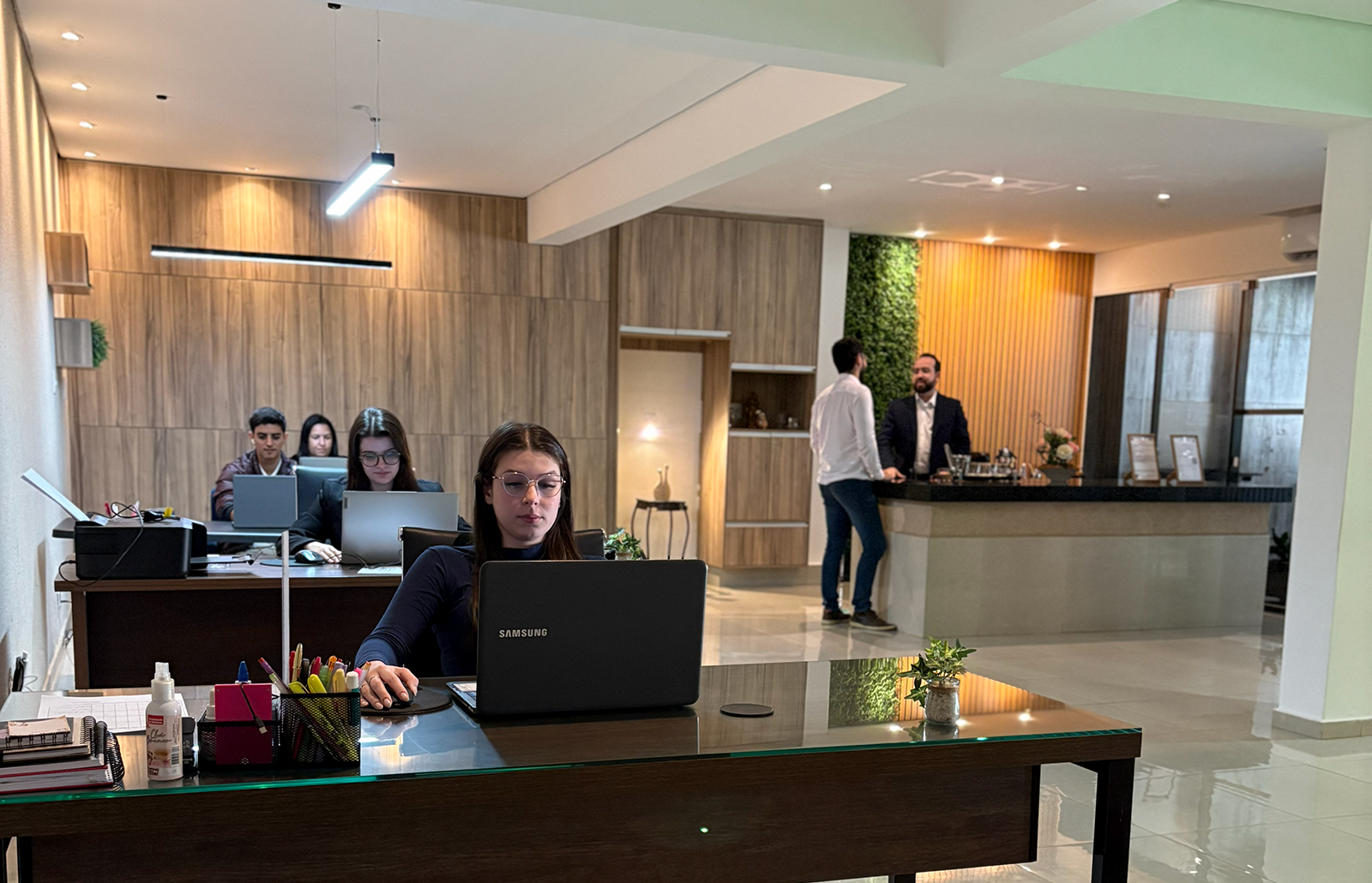 Equipe da Agnus em ambiente de atendimento